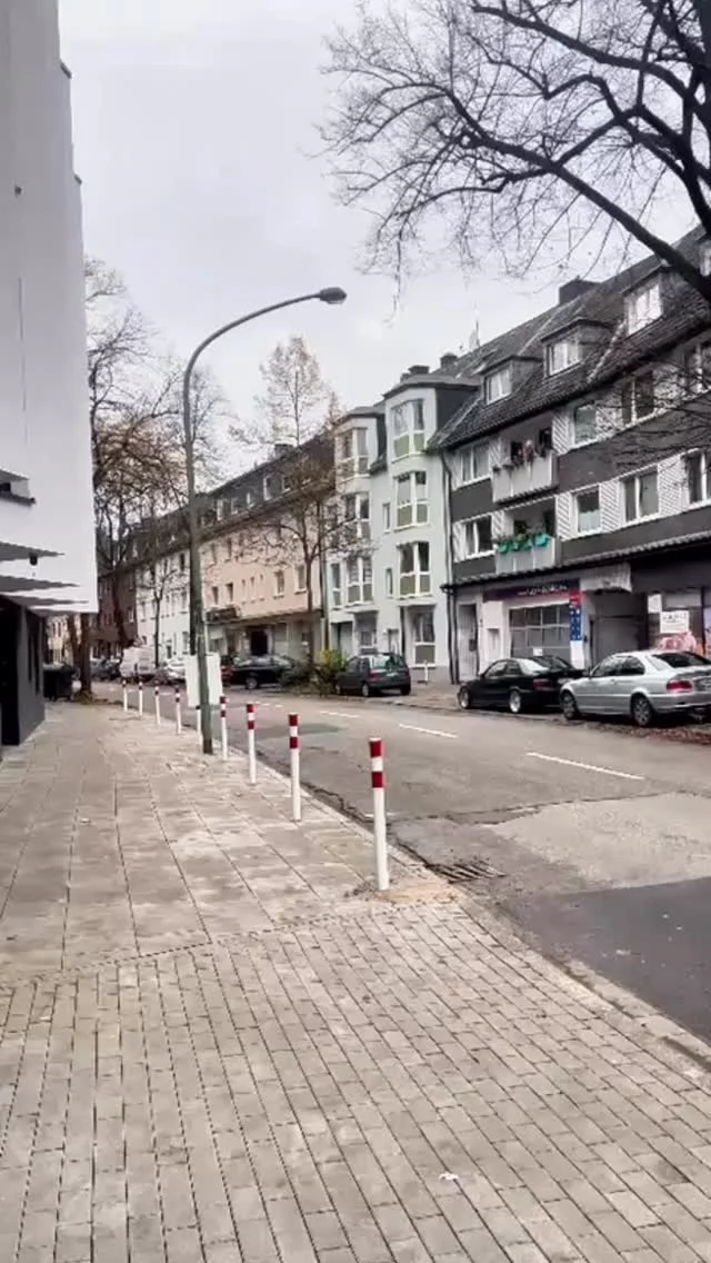 🎉 Was für ein Tag in Essen-Vogelheim! 🎉  Unsere neue Pflegeeinrichtung hat offiziell eröffnet – und wir sind überwältigt von all den wunderbaren Begegnungen, Eindrücken und Glückwünschen. 💬✨  Von den ersten Rundgängen durch unsere Senioren-Wohngemeinschaften, das Service-Wohnen und die 1:1-Intensivpflege-Wohnungen, bis hin zu den Gesprächen mit Angehörigen, Partnern, Kolleg:innen – und natürlich dem besonderen Besuch von Bürgermeisterin Frau Jacob. 🙏  In Essen entsteht:
🏡 Gemeinschaft und Geborgenheit in den Senioren-WGs
💨 Individuelle Intensivpflege auf höchstem Niveau
🚪 Selbstständigkeit und Sicherheit im Service-Wohnen  Ein großes Dankeschön an unser starkes Team und alle, die diesen Tag möglich gemacht haben. 💚  📍 Vogelheimer Straße 25–27, Essen
➡️ Du suchst zuverlässige Pflege oder möchtest Teil unseres Teams werden?
Melde dich bei uns!
📞 0172 5383586
📧 kunden@pflegedienst-bernstein.de  #PflegedienstBernstein #Pflege #Essen #SeniorenWG #Intensivpflege #ServiceWohnen #AmbulantePflege #EssenVogelheim #Eröffnung #TeamBernstein